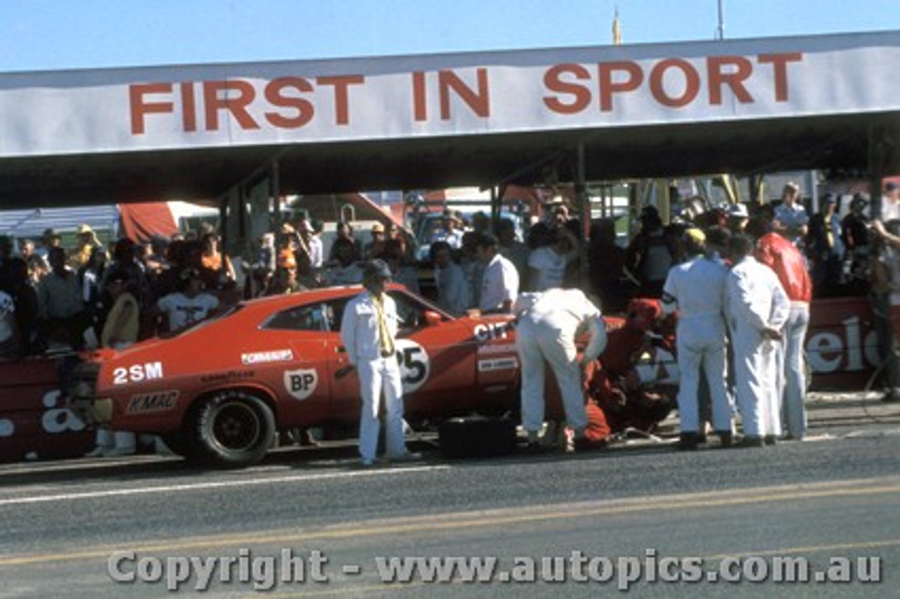 75780 - Allan Moffat - Ford Falcon - Bathurst 1975