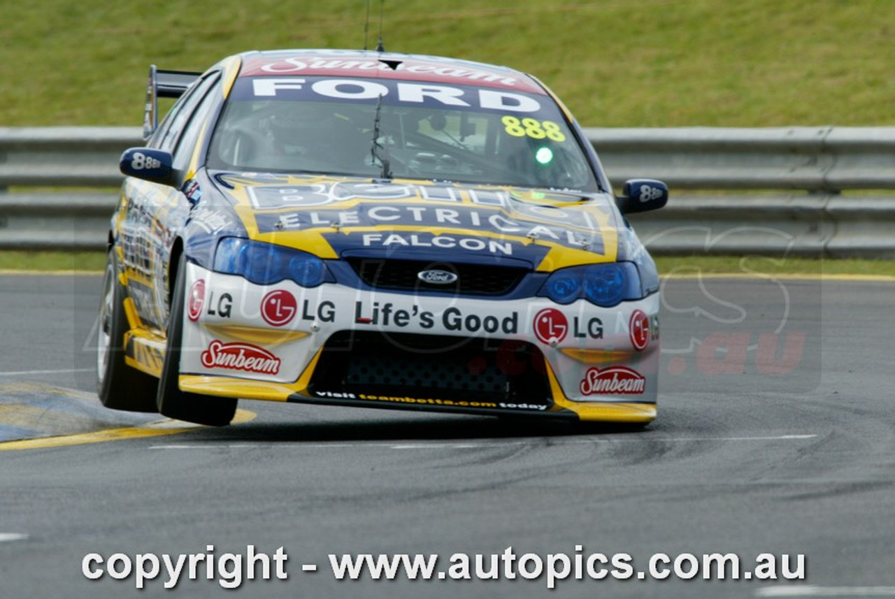 05SA09MC7007 - Craig Lowndes & Yvan Muller, Sandown Betta Electrical 500, Sandown International Motor Raceway, 11th of September, 2005, Ford BA Falcon - Photographer Marshall Cass