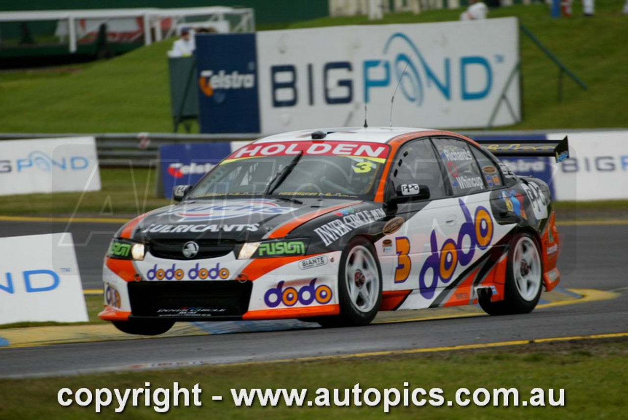 05SA09MC7031 - Jason Richards & Jamie Whincup, Sandown Betta Electrical 500, Sandown International Motor Raceway, 11th of September, 2005, Holden Commodore VZ - Photographer Marshall Cass