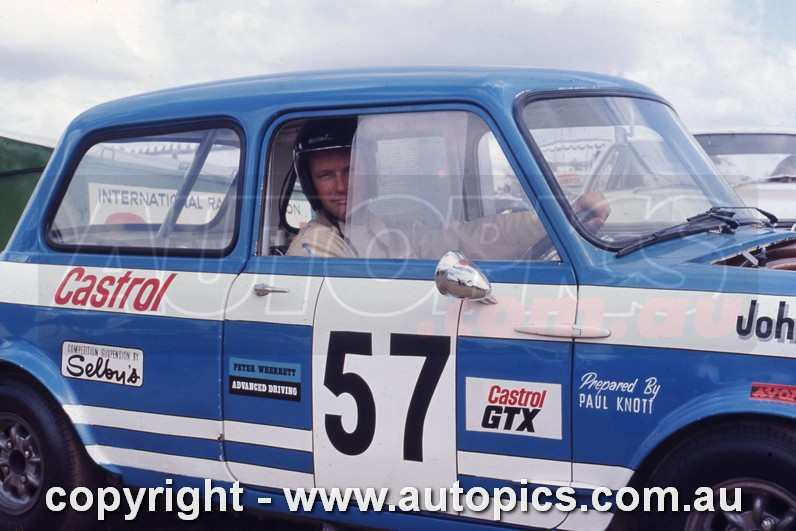 72WF11JN7002 - John Leffler, Warwick Farm Raceway, 1972, Morris Mini - Photographer Jeff Nield