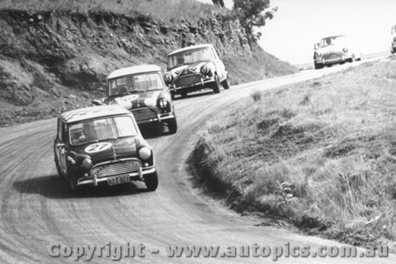 66735  -   Mander / Davis - Aaltonen / Holden - Hopkirk / Foley - Morris Cooper S - Bathurst 1966