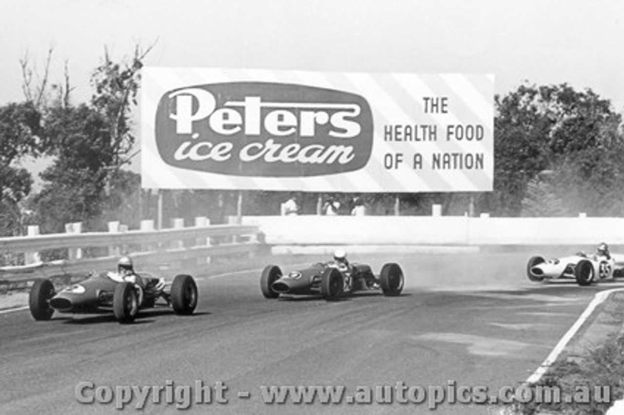 67551 - D. Spicer / W. Seward /  L. Brennan  All Elfins  - Sandown 16/4/1967