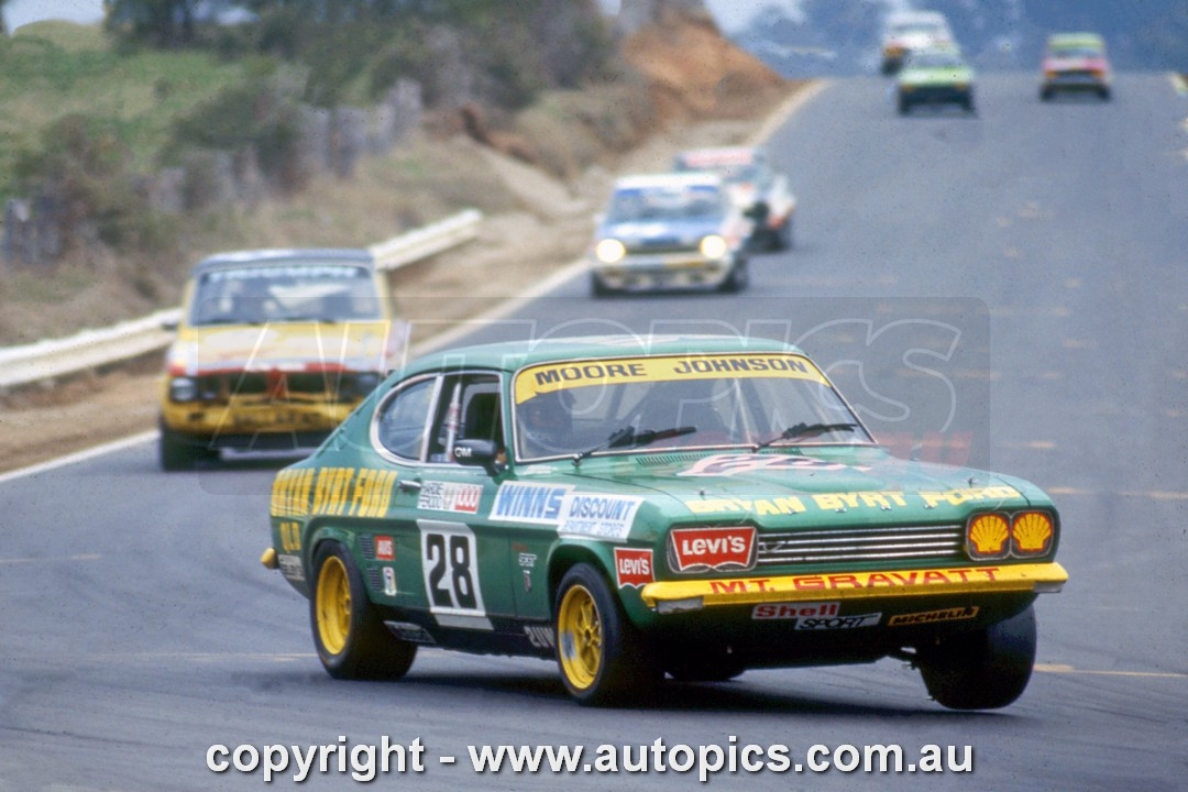 76BA10LR7097 - Graham Moore & Dick Johnson, Hardie Ferodo 1000, Bathurst, 1976, Ford Capri V6 - Photographer Lance J Ruting
