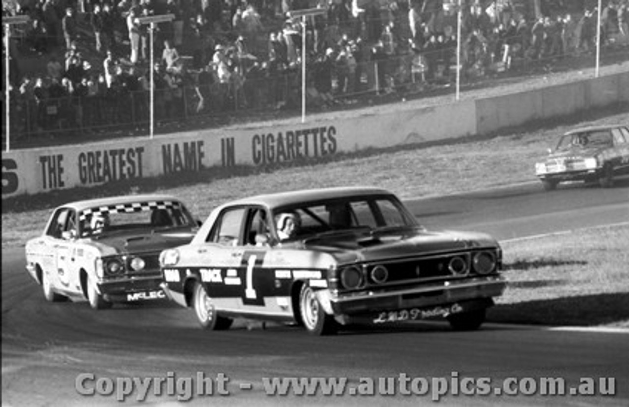 71131 - F. Gibson - J. Goss Ford Falcon GTHO - Toby Lee  Race- Oran Park 26/9/1971