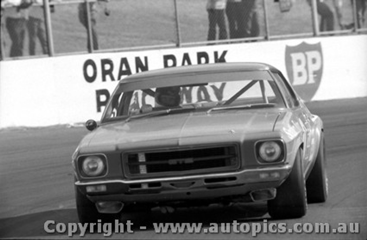 72145 - Bob Jane  Holden Monaro   - Oran Park 16/8/1972