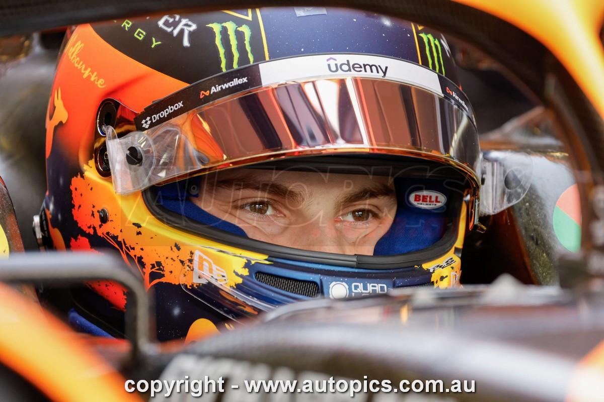 24AGP03PB3092 - Oscar Piastri, Formula 1 -  Rolex Australian Grand Prix,  Albert Park Grand Prix Circuit,  McLaren Mercedes, Car #81 , 2024