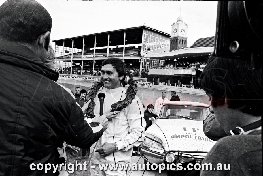 70RA06LR25012 - Jean-Claude Ogier & Lucette Ogier, Citroën DS 21 - Ampol Trial Rally, Around Australia, 1970, WINNERS - Photographer Lance J Ruting