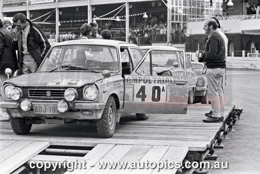70RA06LR2529 -  Doug Stewart & George Shepheard , Mitsubishi Colt - Ampol Trial Rally, Around Australia, 1970 - Photographer Lance J Ruting
