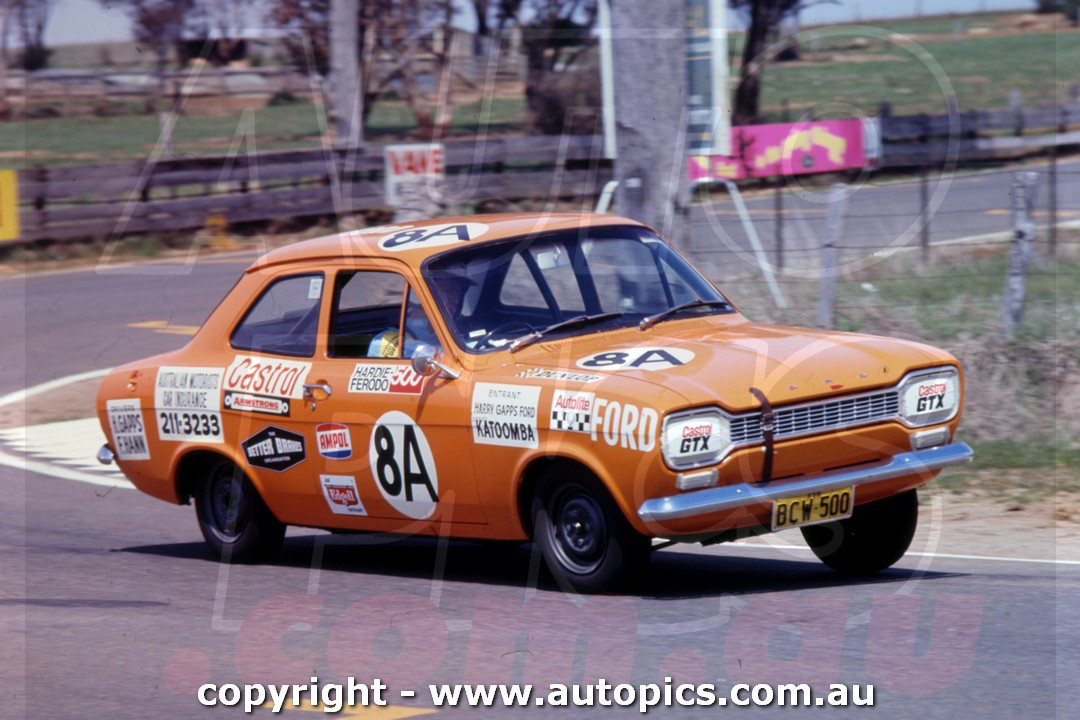 70BA10JN7050 -  Harry Gapps & Frank Hann,  Ford Escort 1300 Mk.I - Hardie Ferodo 500, Mount Panorama, Bathurst, 1970 - Photographer Jeff Nield