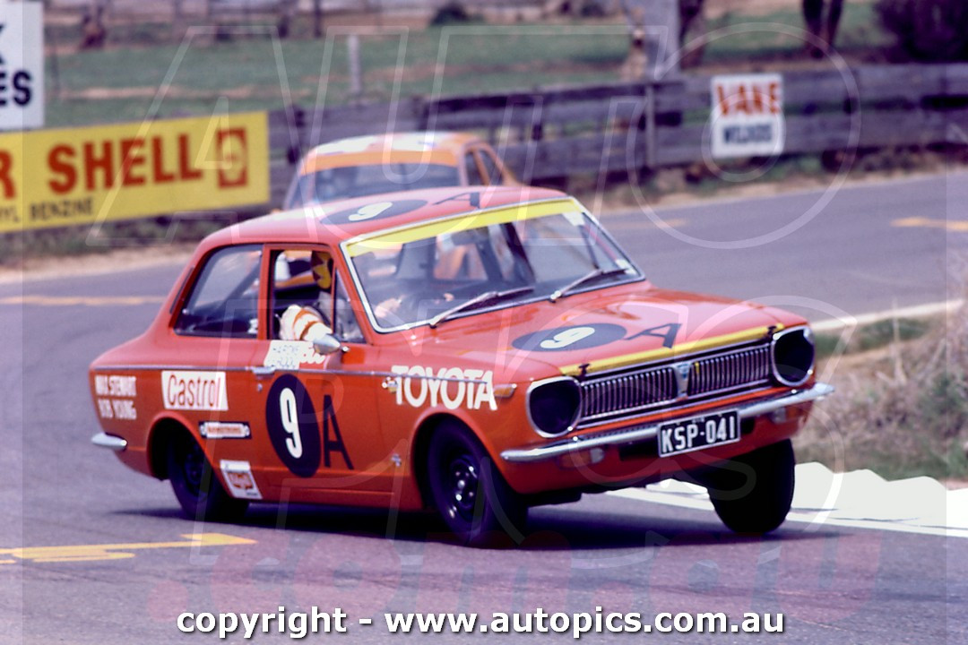 70BA10JN7056 - Max Stewart & Dick Young ,  Toyota Corolla - Hardie Ferodo 500, Mount Panorama, Bathurst, 1970 - Photographer Jeff Nield