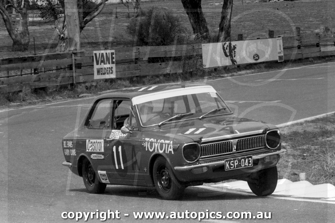 70BA10LR7064 - Bill Evans & Gary Cooke, Toyota Corolla - Hardie Ferodo 500, Mount Panorama, Bathurst, 1970 - Photographer Lance J Ruting