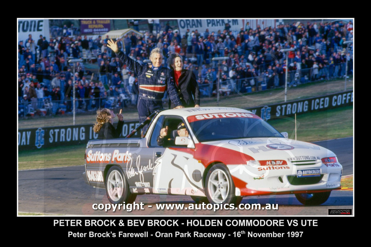 97OP11RB7011-F - Peter Brock & Bev Brock, Holden Commodore VS (HRT) Brock's Farewell - Oran Park Raceway, Narellan, New South Wales, November 16th 1997