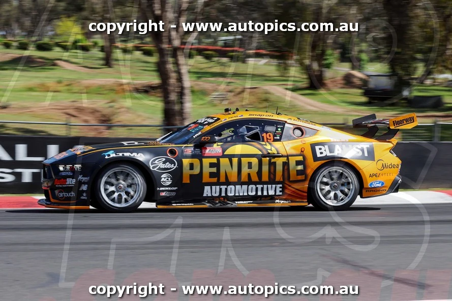 26BA10JS7088 - Matthew Payne & Will Davison, Ford Mustang GT - Repco ...