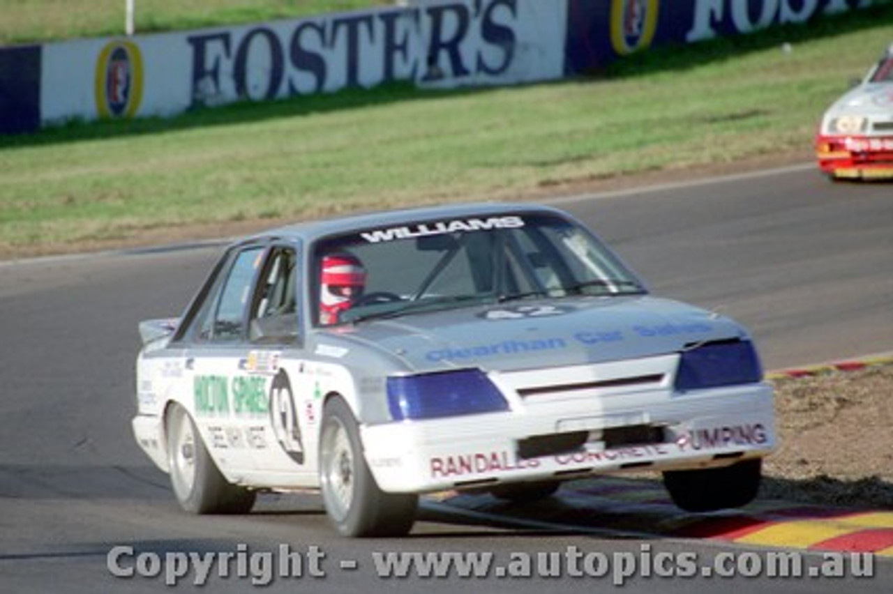 88052  - Steve Williams Holden Commmodore VK  - Oran Park 17th July 1988