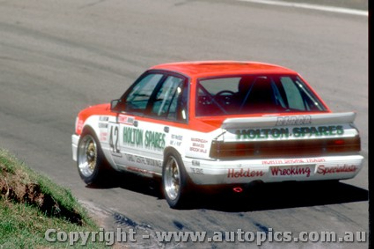 88753  - S.  Williams  / C. Clearihan Holden Commmodore VK  - Bathurst 1988   Slightly out of focus