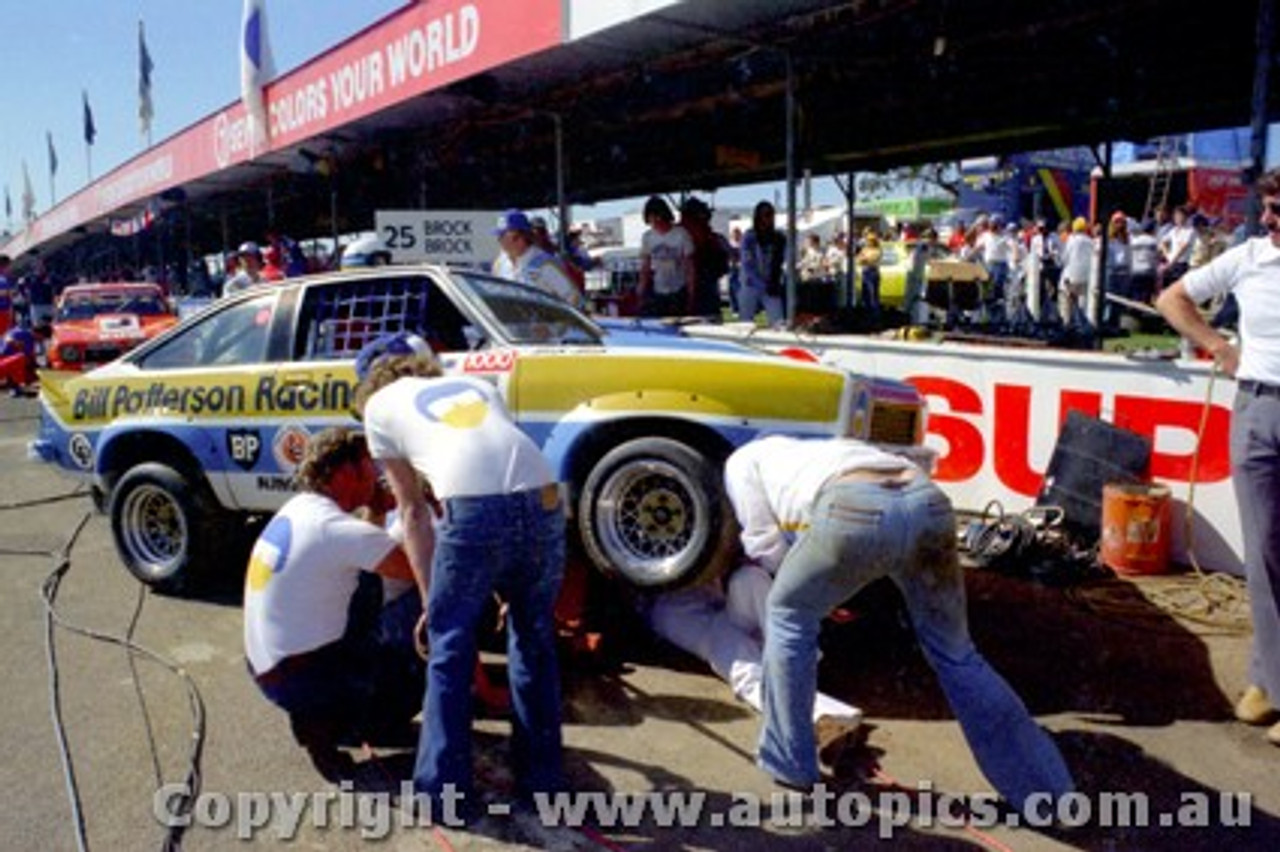 77752  -  Peter Brock / Philip Brock  -  Bathurst 1977 - Holden Torana A9x