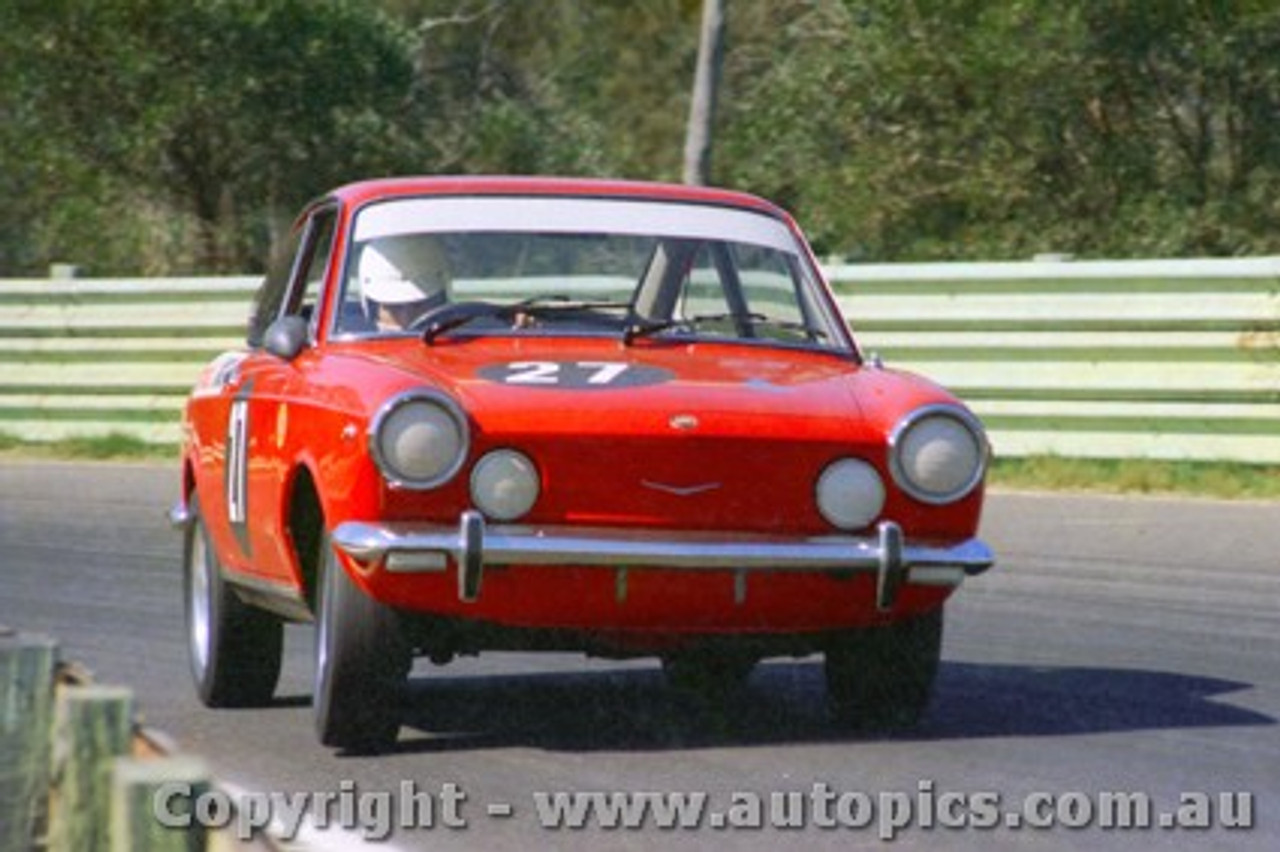 71156 - Garry Leggatt -  Fiat 850 Sports  - Warwick Farm 21st October 1971 - Photographer Jeff Nield