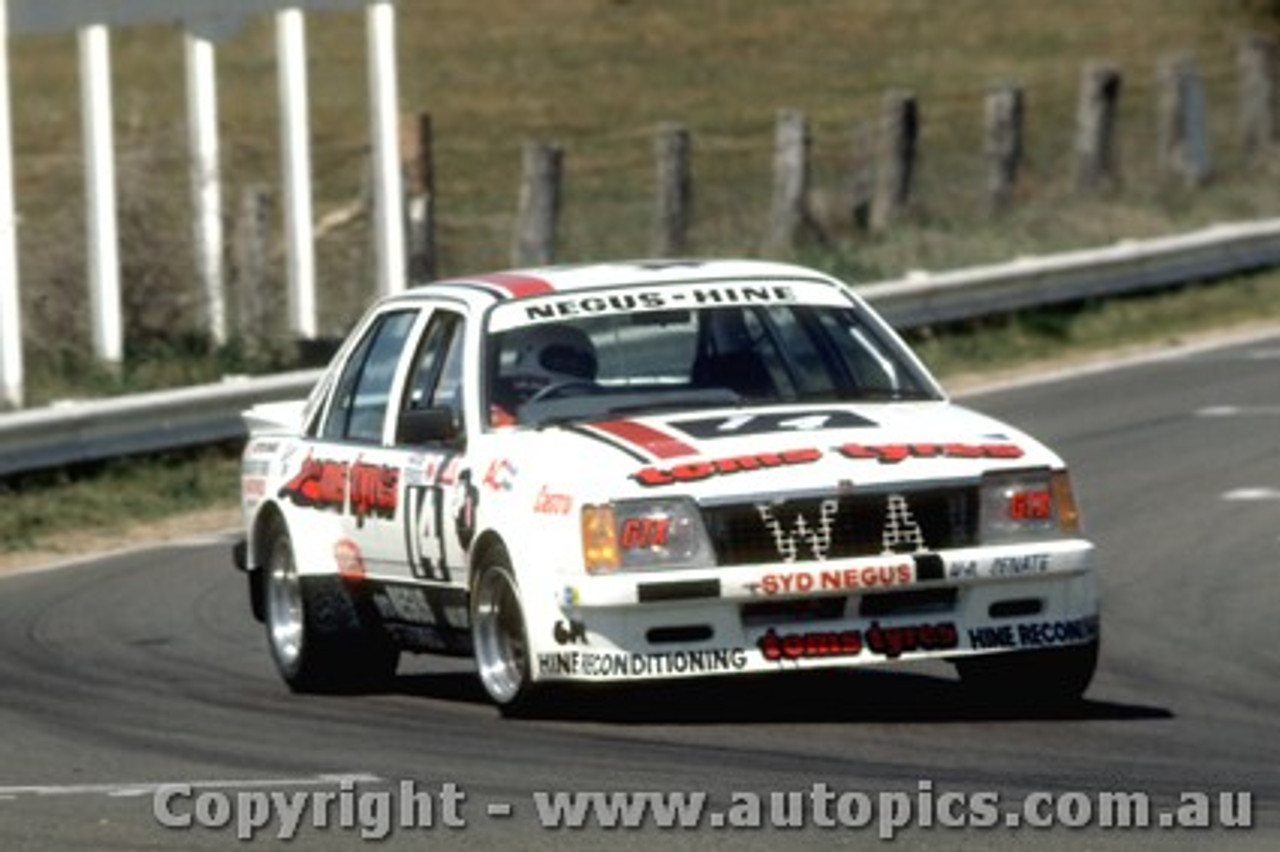 80743 - W. Negus / T. Hine  Holden Commodore VC  - Bathurst 1980