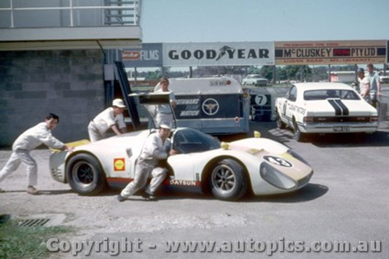 69461 - M. Kurosawa Datsun / Nissan R380A MK3 - Surfers Paradise 26th October 1969