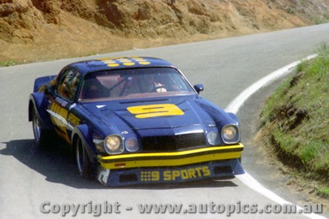 82745  -  K. Bartlett / C. Bond  -  Bathurst 1982 - Camaro