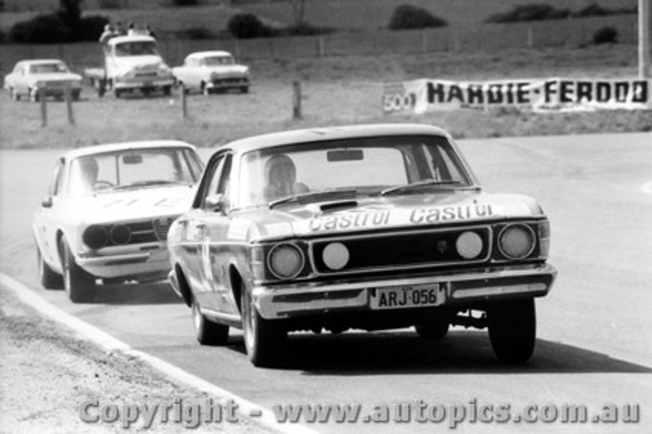 69748 - C. Smith / W. Ford  -  XW  Ford Falcon GTHO Auto  - K. Bartlett / L. Goodwin Alfa Romeo 1750 GTV - Bathurst 1969