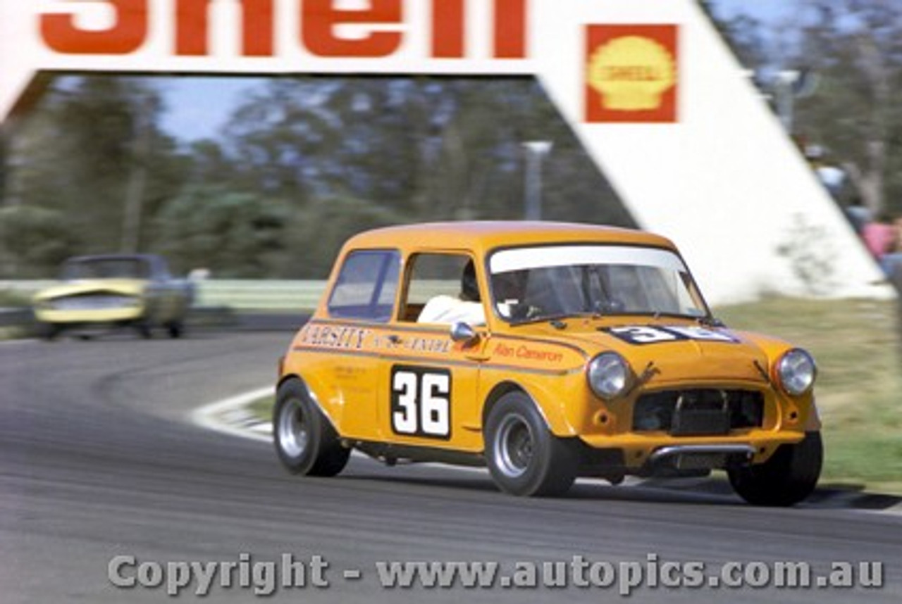 71187 - Alan Cameron Morris Cooper S  - Warwick Farm 21st November 1971 - Photographer Jeff Nield