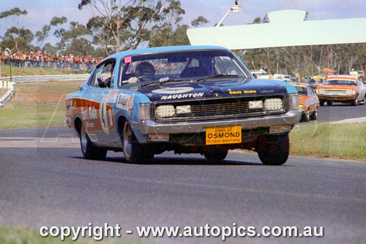 72194 - Tom Naughton, Sandown 250, Sandown International Motor Raceway, 10th September, 1972 , Valiant Charger - Photographer Jack Cerchi