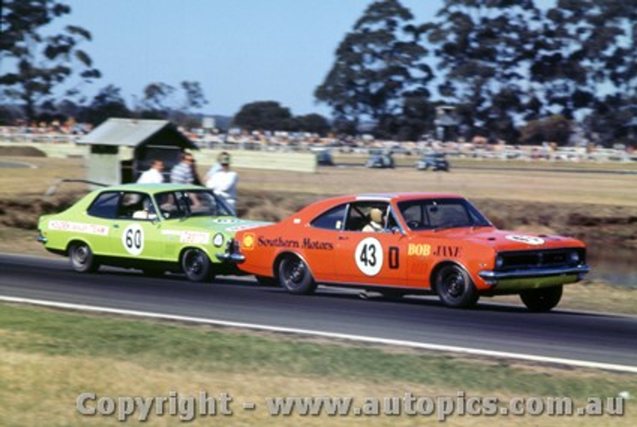 70242 - Bob Jane Holden Monaro / Colin Bond Holden Torana XU1 -  Warwick Farm 6th September  1970