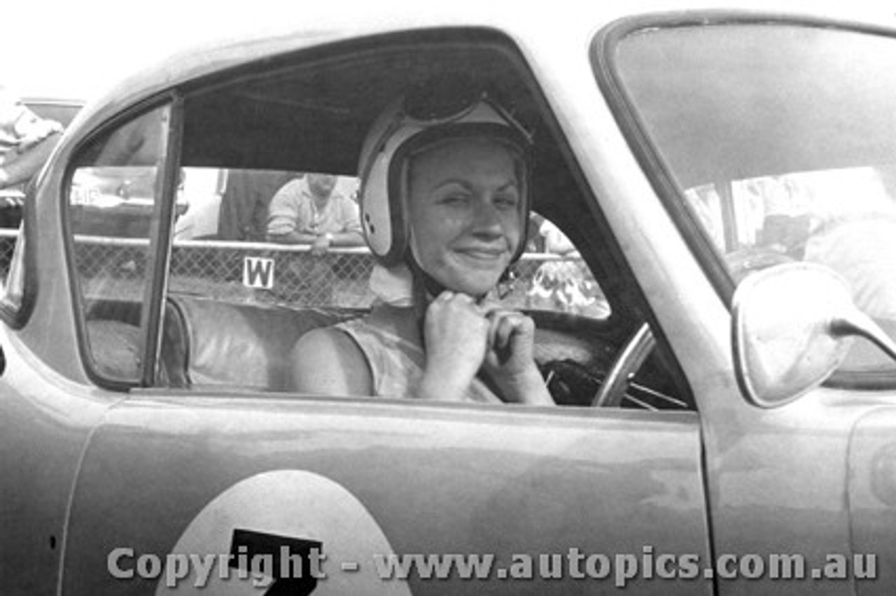 66448 - Lorraine Hill - Buckle  - Warwick Farm Ladies Race December 1961