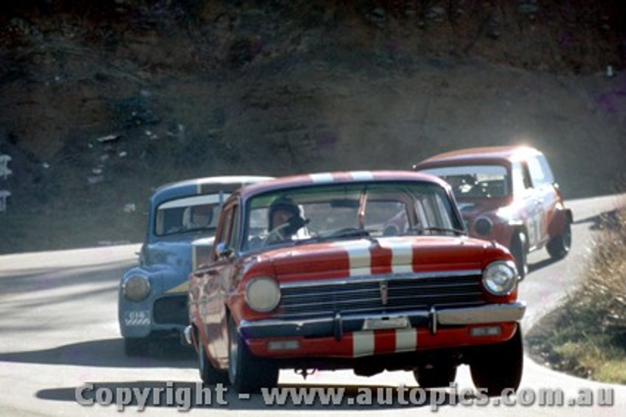 73110 - C. Steward EH Holden / N Bridges FJ -  Bathurst Easter 1973