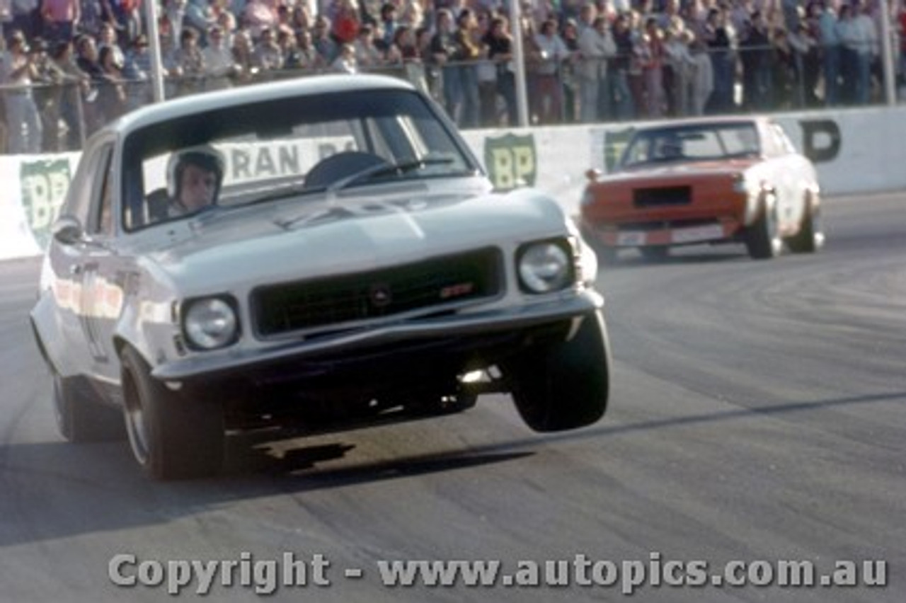 73111 - B. Potts Holden Torana V8 - Oran Park 1973