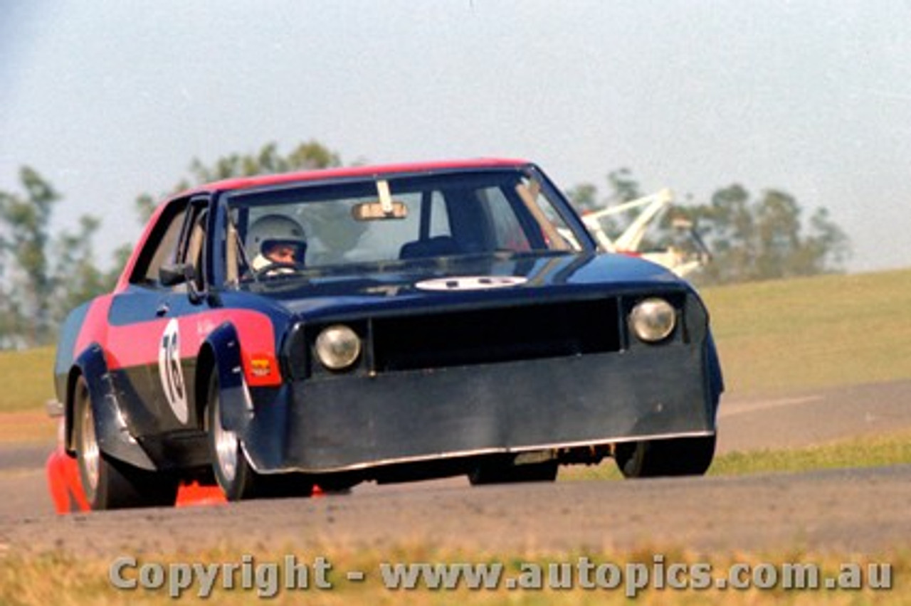 82025 - Noel Delforce Leyland P76 - Oran Park 25th April 1982 - Photographer Lance  Ruting.