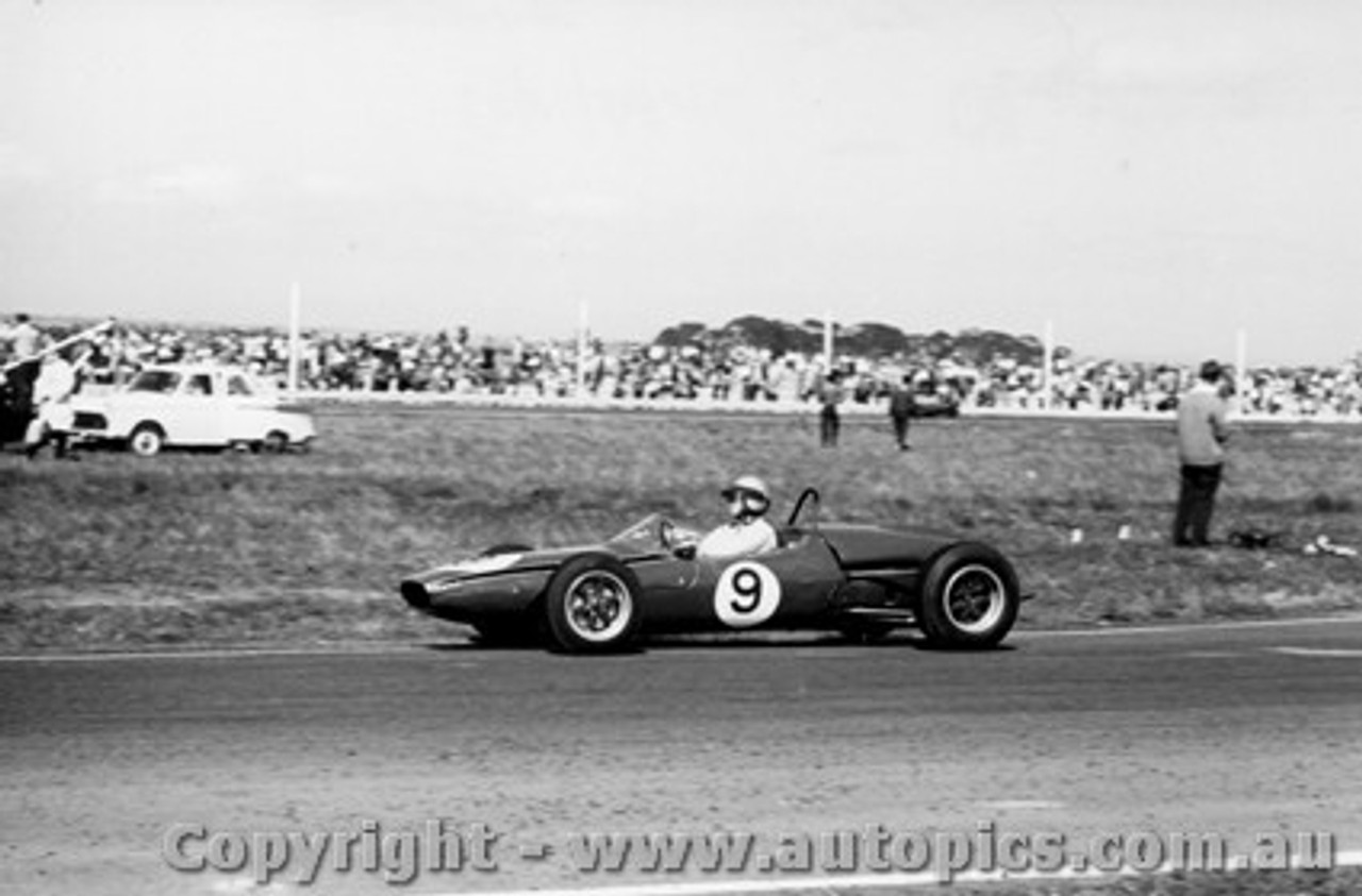 63526 - W. Mitchell-  MRD Brabham  - Calder 24th Febuary 1963 - Photographer Peter D Abbs