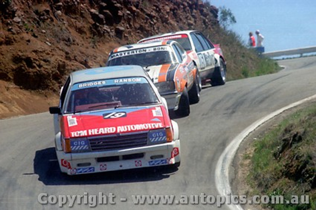 80800 - N. Bridges / S. Ransom  Holden Commodore VB - 22nd Outright Bathurst 1980 - Photographer Lance J Ruting