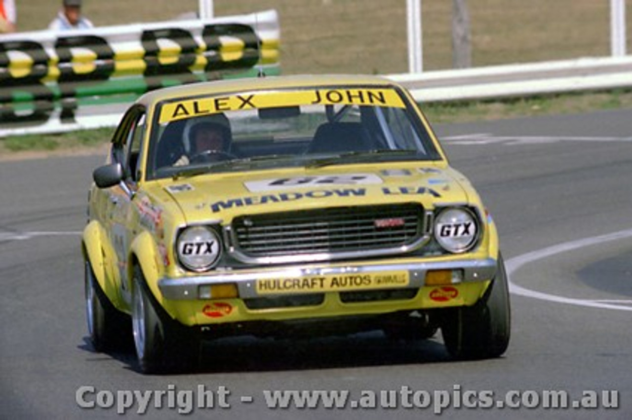 80843  - J. Gates / A.Surplice Corolla -  28 outright -  Bathurst 1980 - Photographer Lance J Ruting