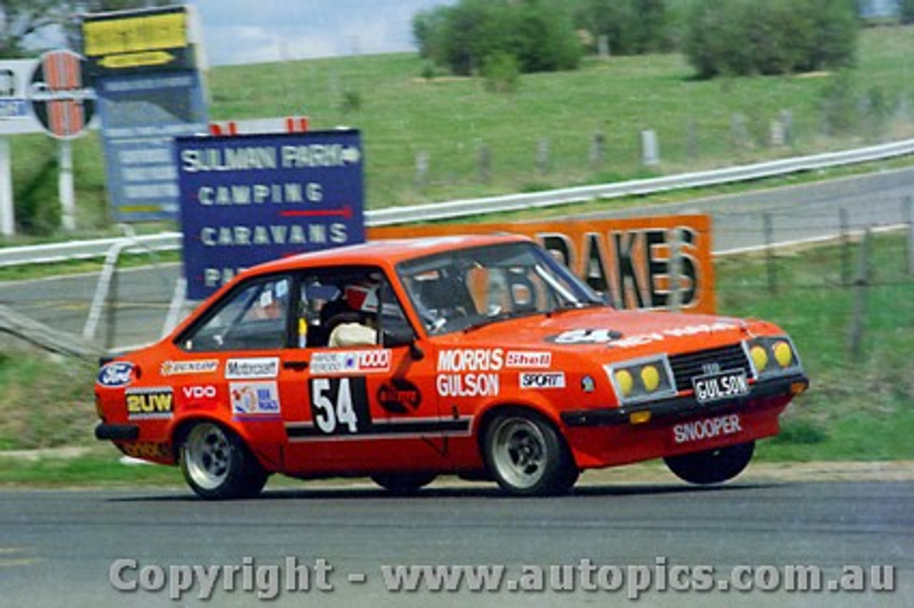 77806 - R. Morris / P. Gulson  Ford Escort RS2000 Completed 46 Laps  - Bathurst 1977 -  Photographer  Lance J Ruting