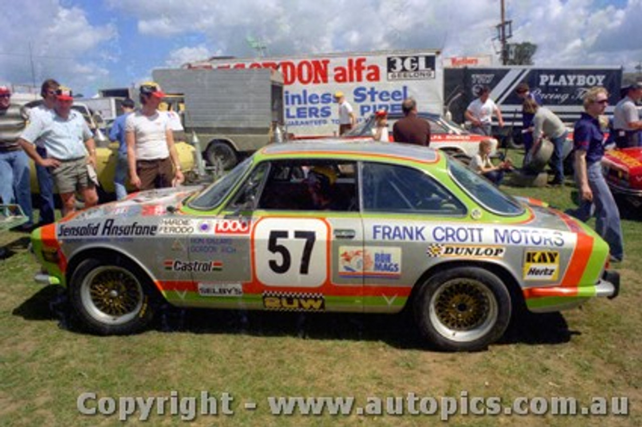 77825 - R. Gillard/ G. Richi  Alfa 2000 GTV - Bathurst 1977 -  Photographer  Lance J Ruting