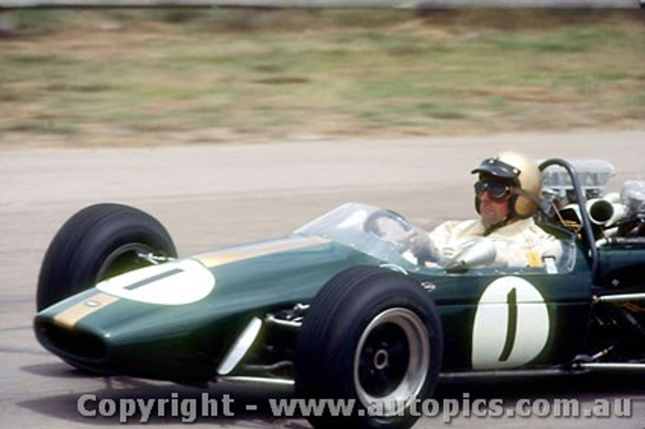 67571 - Jack Brabham - Repco Brabham -  Tasman Series  Lakeside 1968 - Photographer John Stanley