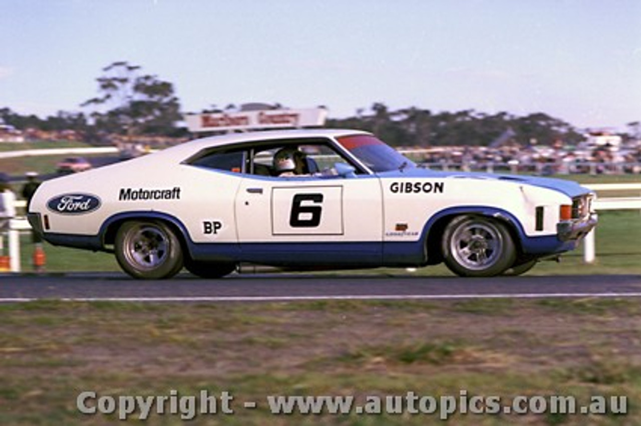 73105a - F. Gibson  Ford Falcon XA - Sandown 250 - September 1973 - Photographer Peter D Abbs