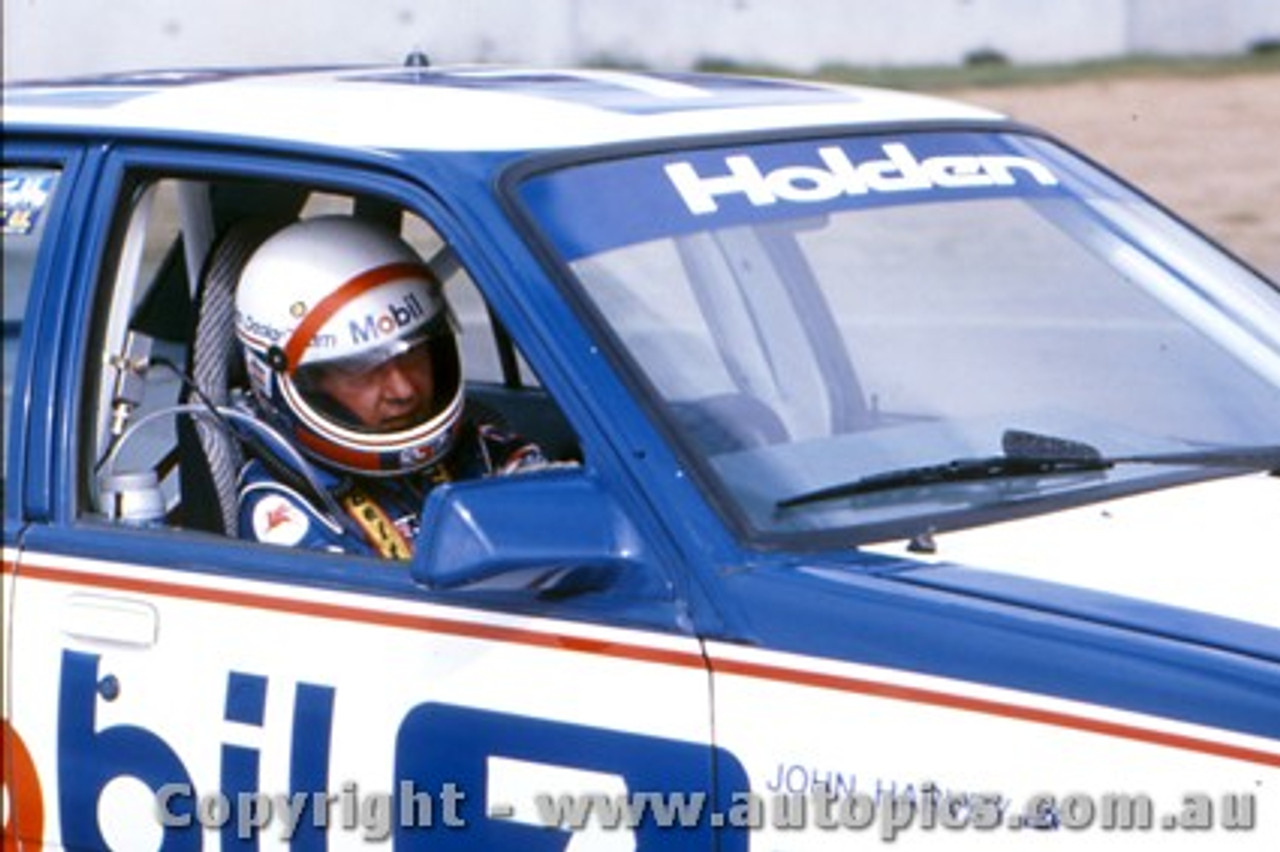 85025  - John Harvey  -  Holden Commodore VK  Amaroo  1985