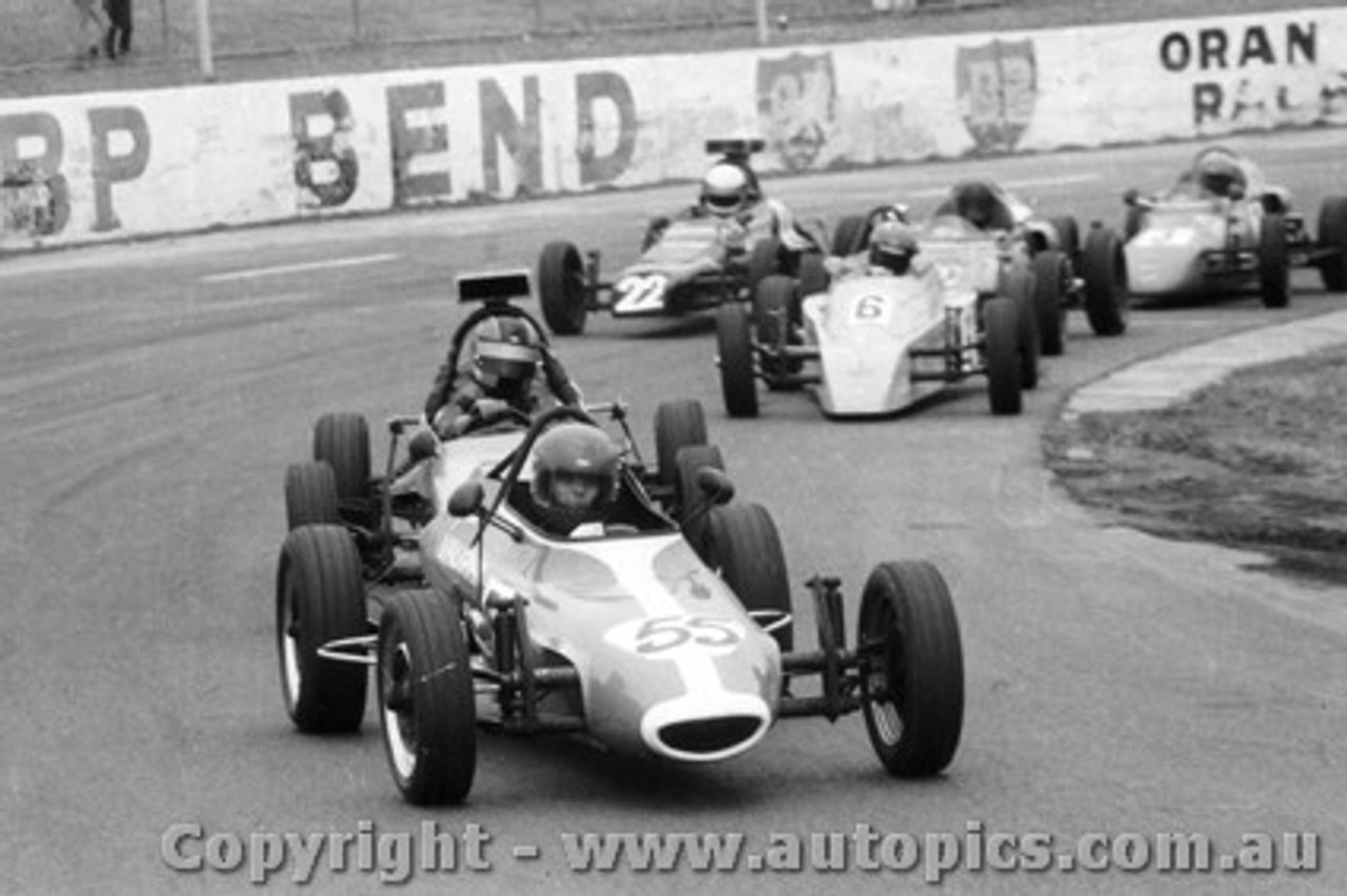 77517 - Graham Vaughan GV Formula Vee  /  #6 P. Houston Elfin Vee  - Oran Park 30th October 1977 - Photographer Lance Ruting