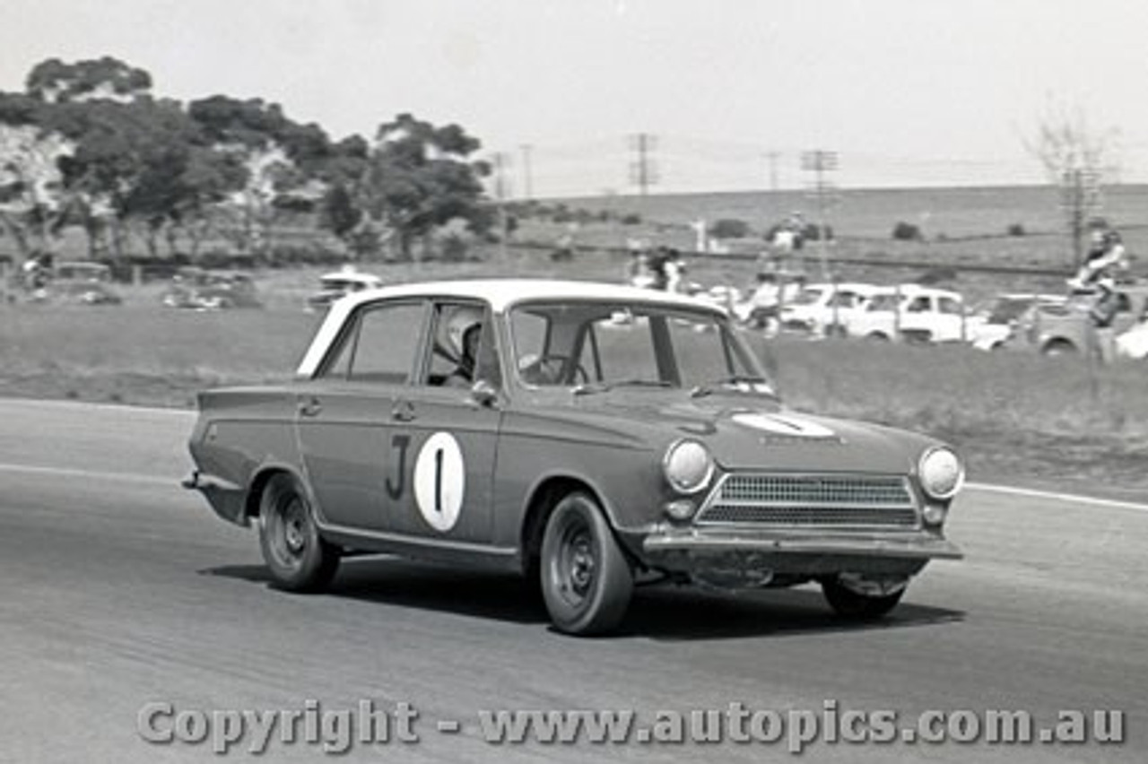 64058 - Harry Firth  Ford Cortina GT - Calder  8th March 1964  - Photographer  Peter D Abbs