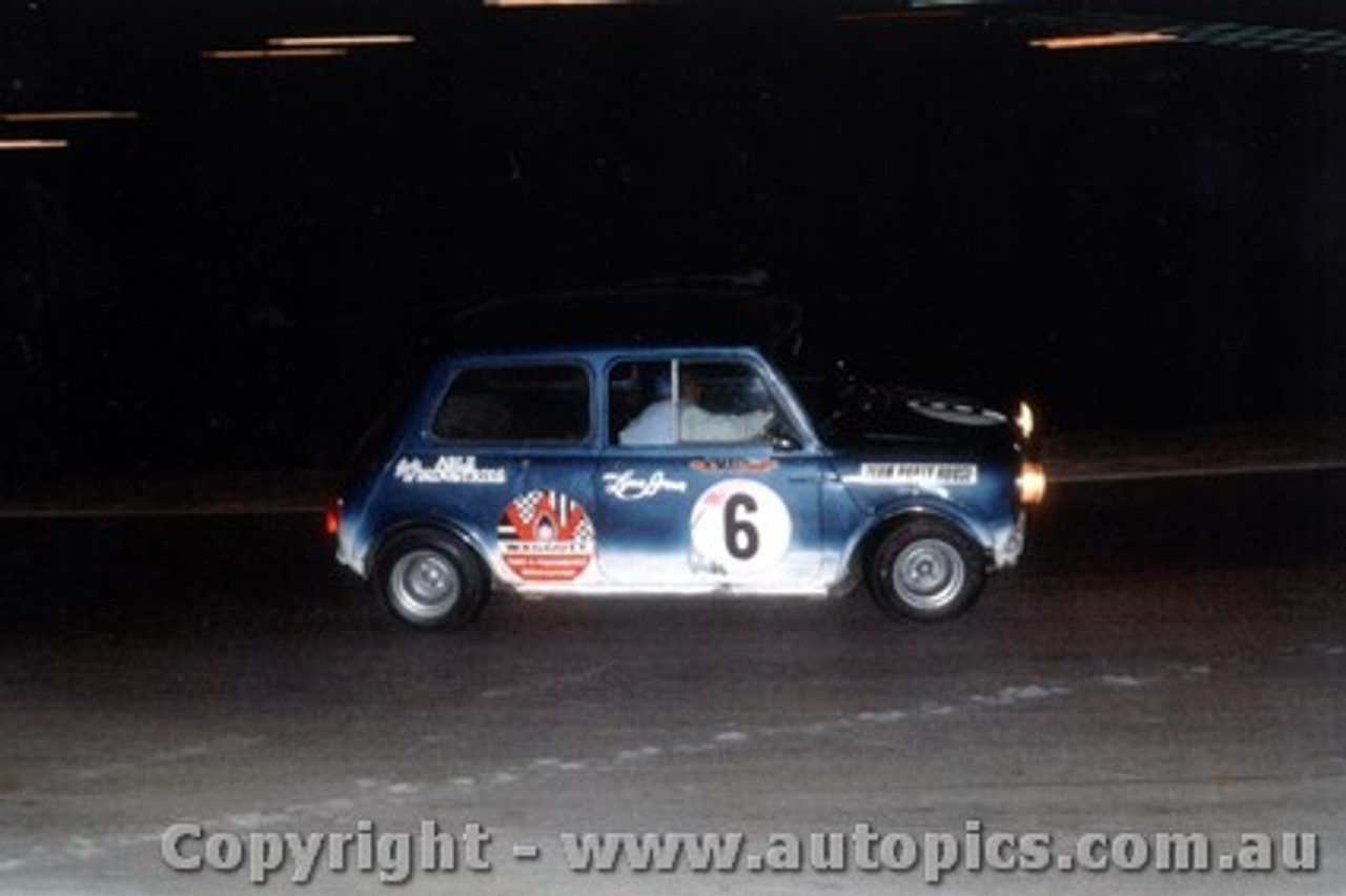 69102 - Lynn Brown  Morris Mini - Oran Park 1969 - Photographer David Blanch