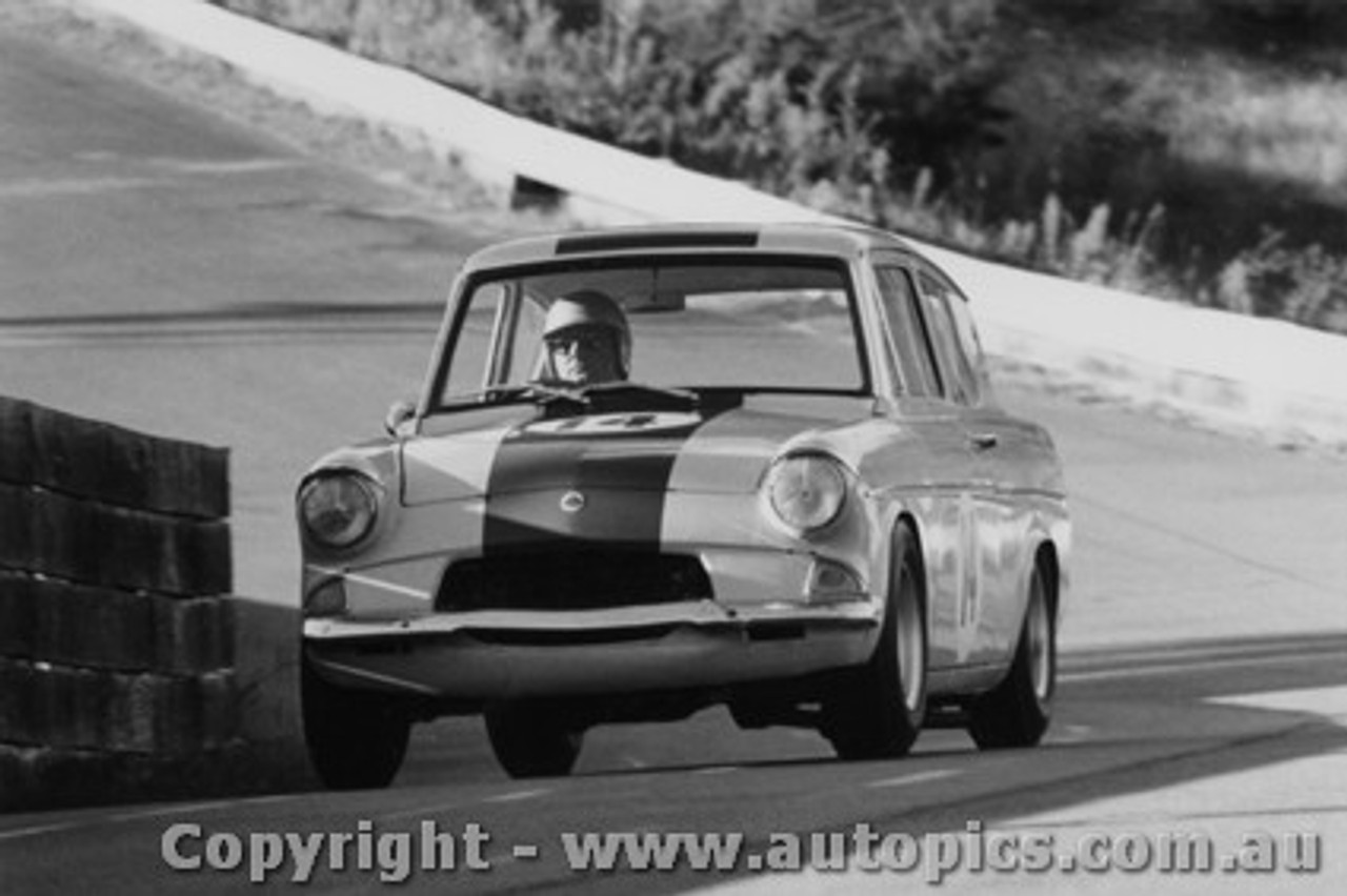 69104 - J. Griffith  Ford Anglia  - Catalina Park Katoomba 1969 - Photographer David Blanch