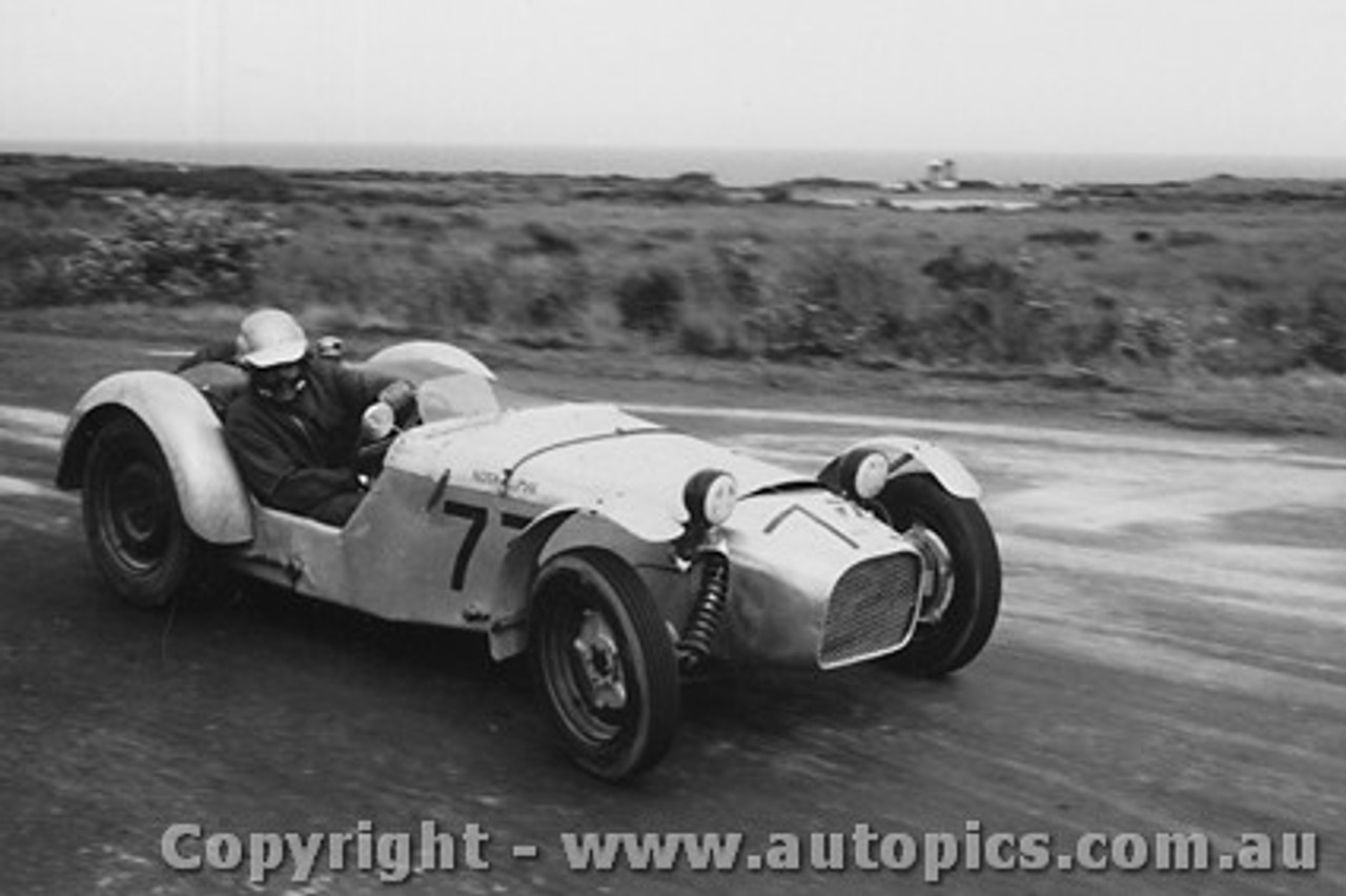 60409 - J. Hartnett - Nota - Phillip Island - 18th September 1960 - Photographer Peter D Abbs