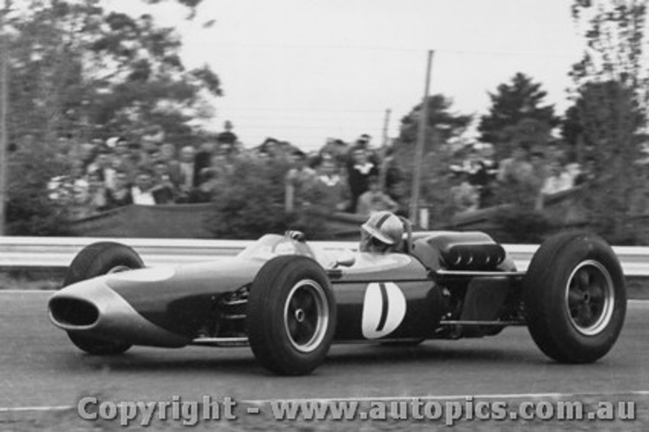 64532 - Jack Brabham -  Brabham  - Tasman Series Sandown  -  1964 - Photographer Peter D Abbs