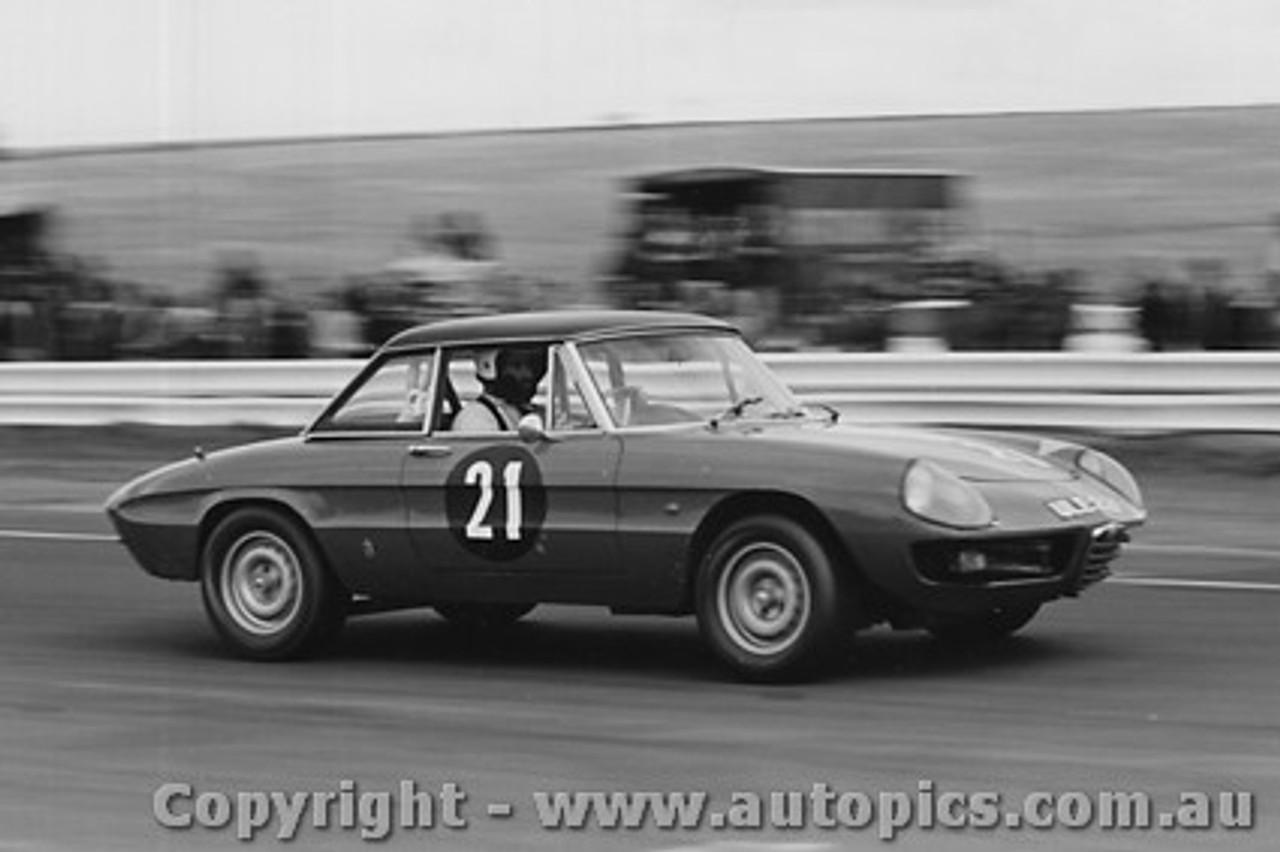 73442 - P. Kerr - Alfa Romeo Spider - 12/8/1973 - Calder - Photographer Peter D Abbs