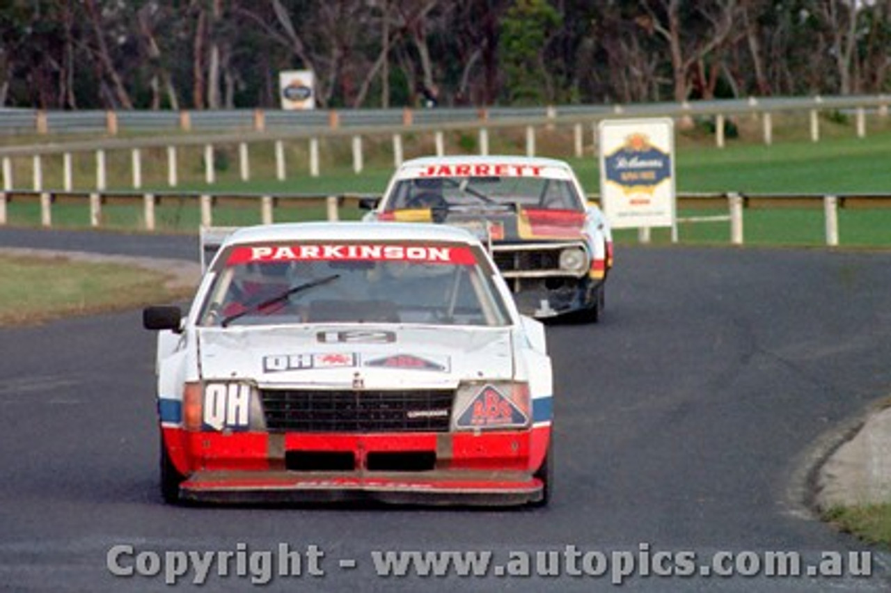 81035 - T Parkinson - Holden Commodore - David Jarrett Camaro - Sandown 1981 - Photographer Peter D Abbs