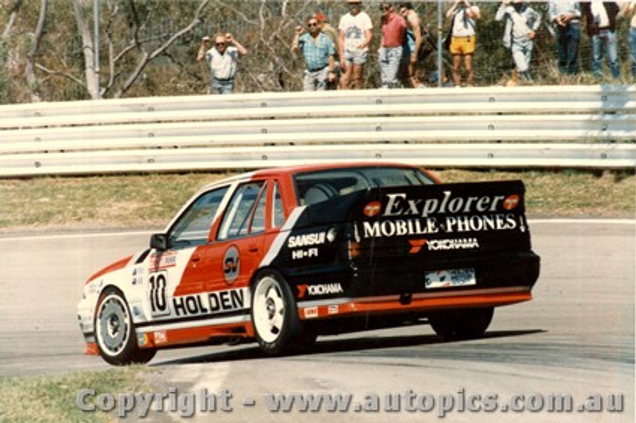 88762 - L.Perkins / D. Hulme  - Holden Commodore VL - Bathurst 1988