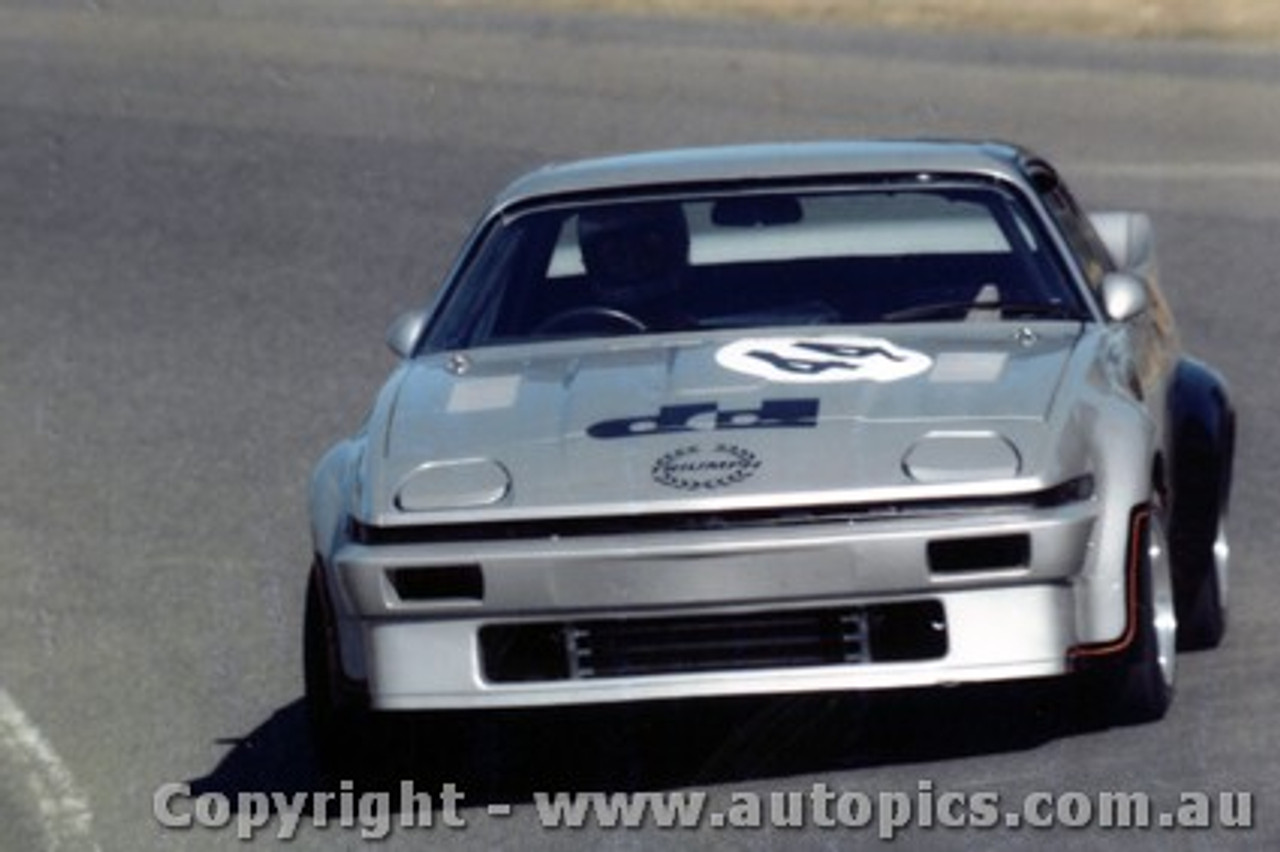 80408 - T. Finnagan - Triumph TR8 V8 - Amaroo Park 13th July 1980 - Photographer Lance J Ruting